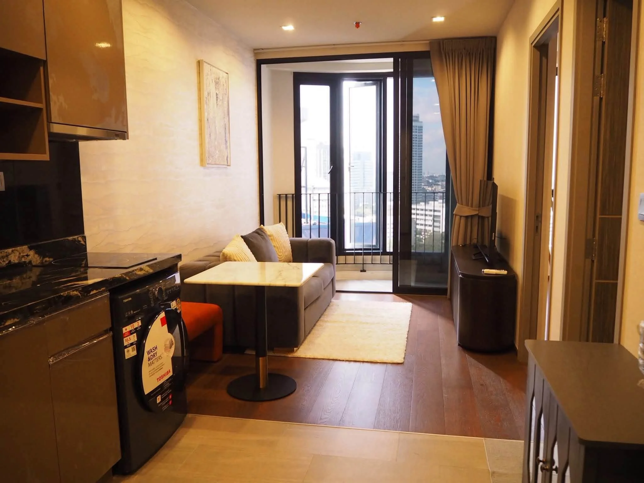 1 Bedroom condo in IDEO Q Victory