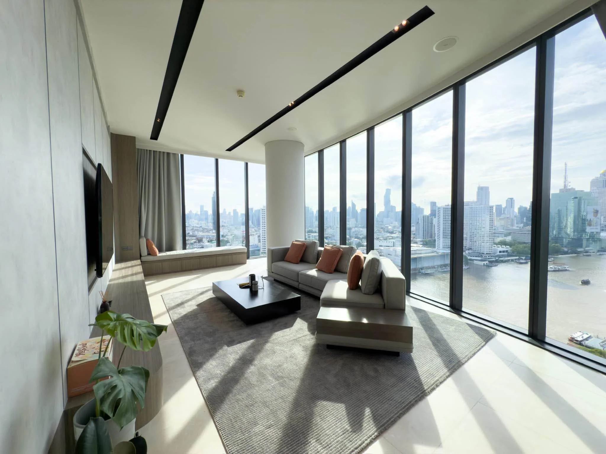 2 Bedroom condo in Banyan Tree Residences Riverside