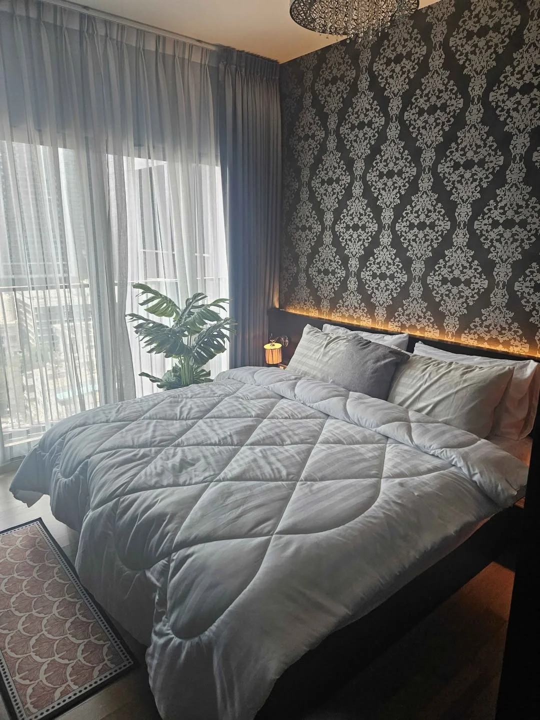 1 Bedroom condo in Noble Reveal