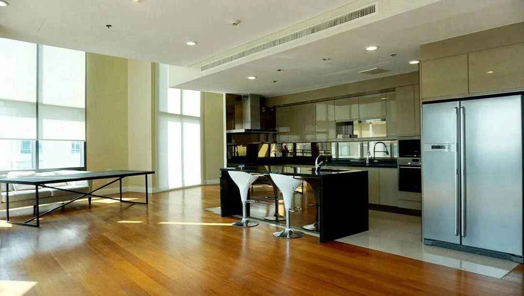 4 Bedroom condo in Bright Sukhumvit 24