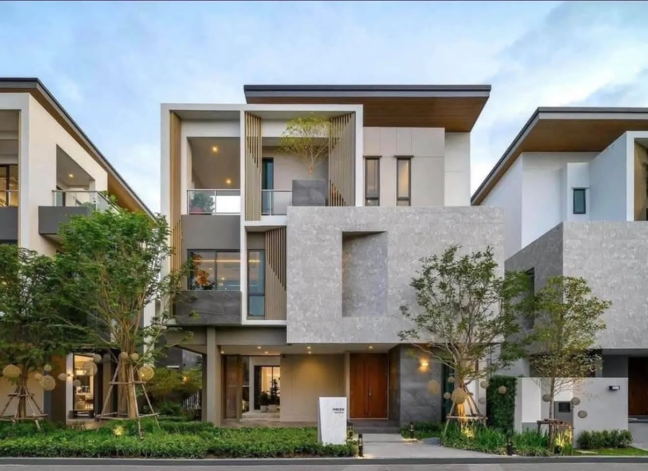 4 Bedroom condo in The Gentry Pattanakarn