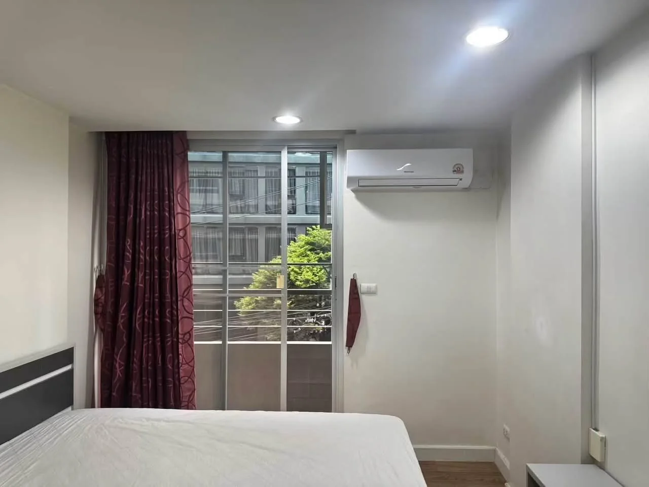 Studio condo in The Kris Ratchada 17