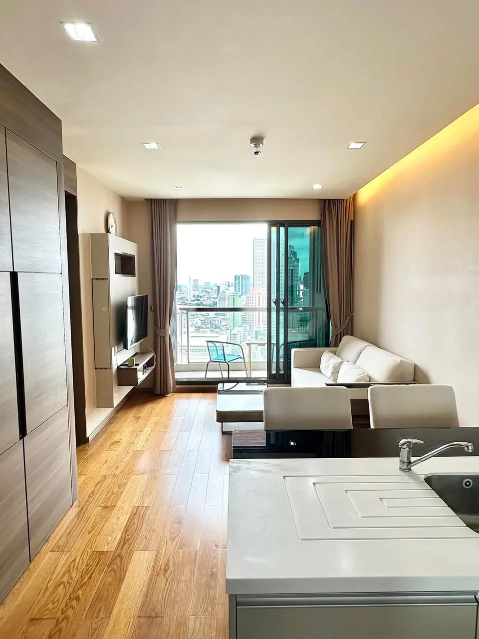 1 Bedroom condo in The Address Sathorn