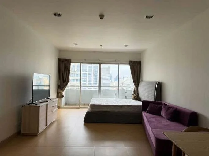Studio condo in The Platinum Condominium