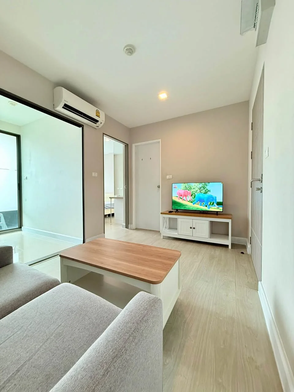 1 Bedroom condo in Metro Luxe Ratchada