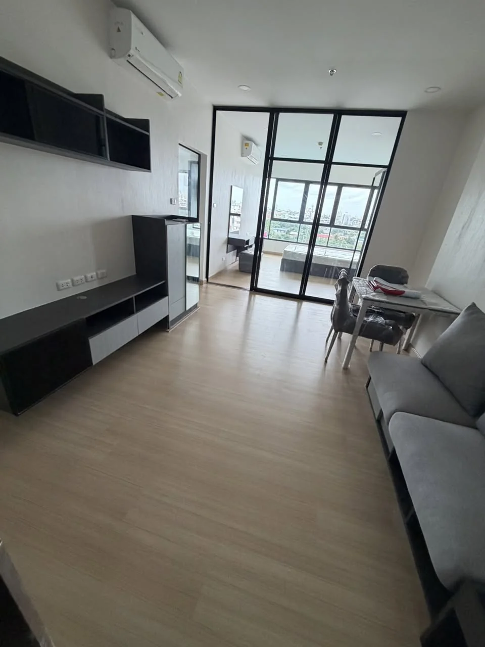 Studio condo in Supalai Loft Yaek Fai Chai Station
