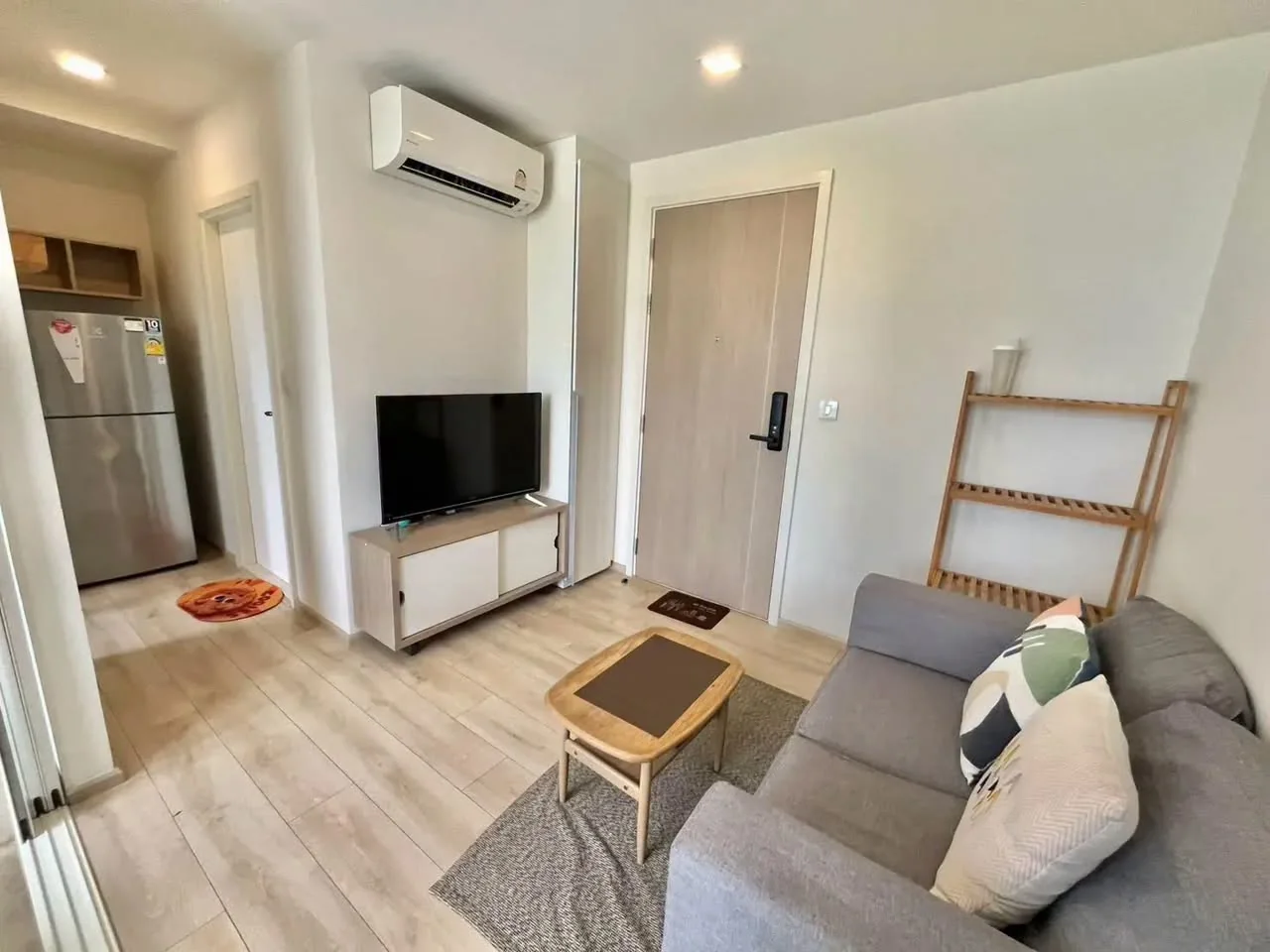 1 Bedroom condo in Chambers On-Nut Station