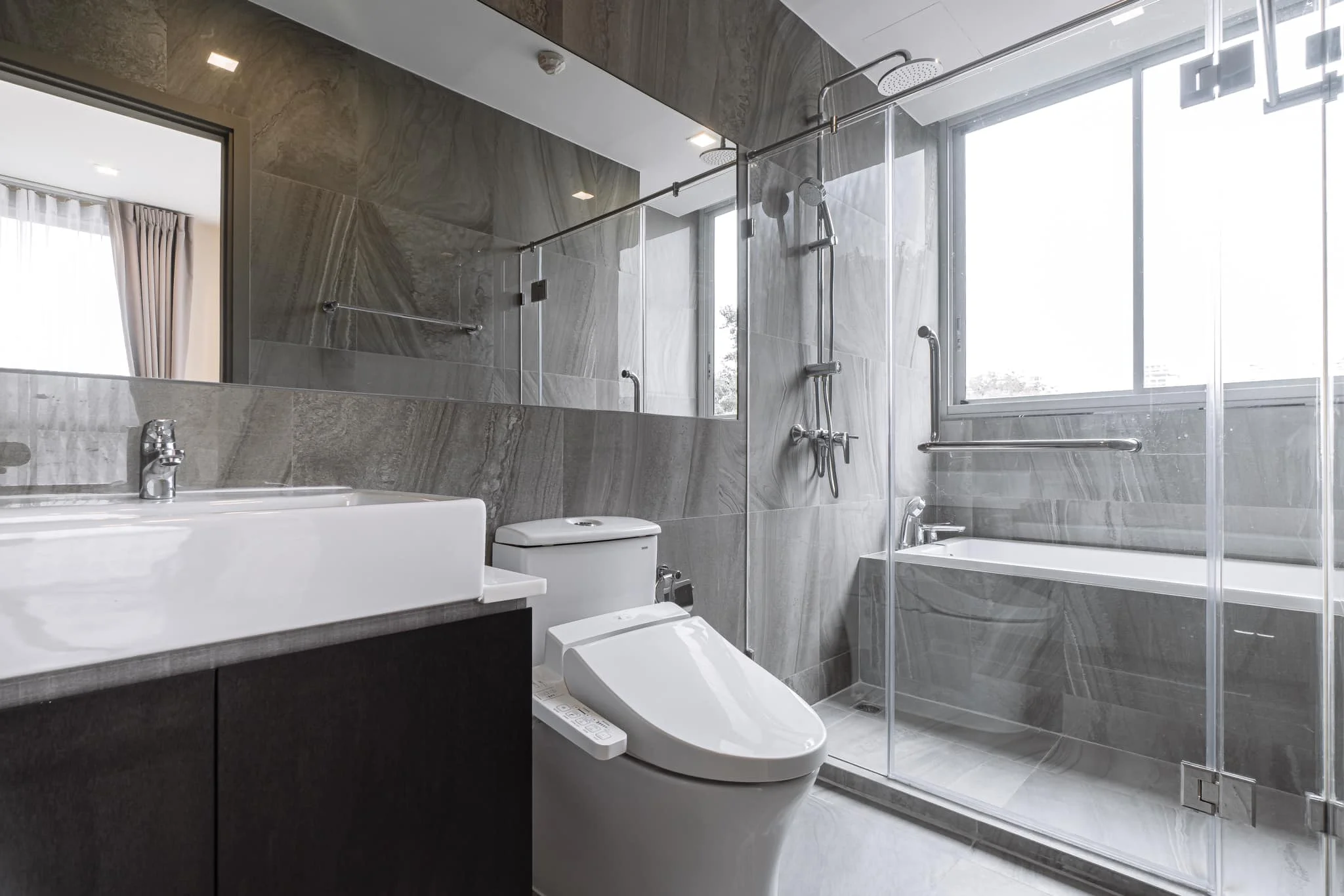 2 Bedroom condo in Q Prasarnmit