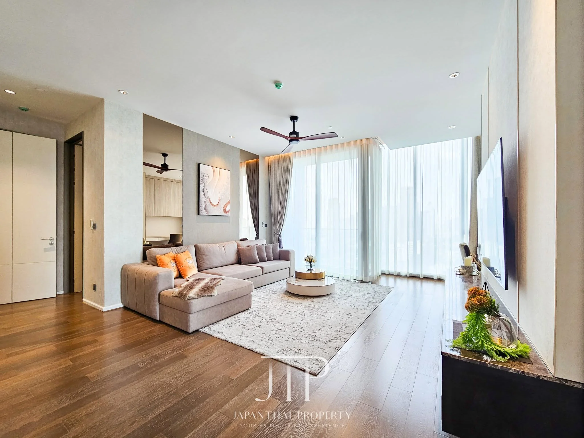 2 Bedroom condo in Kraam Sukhumvit 26