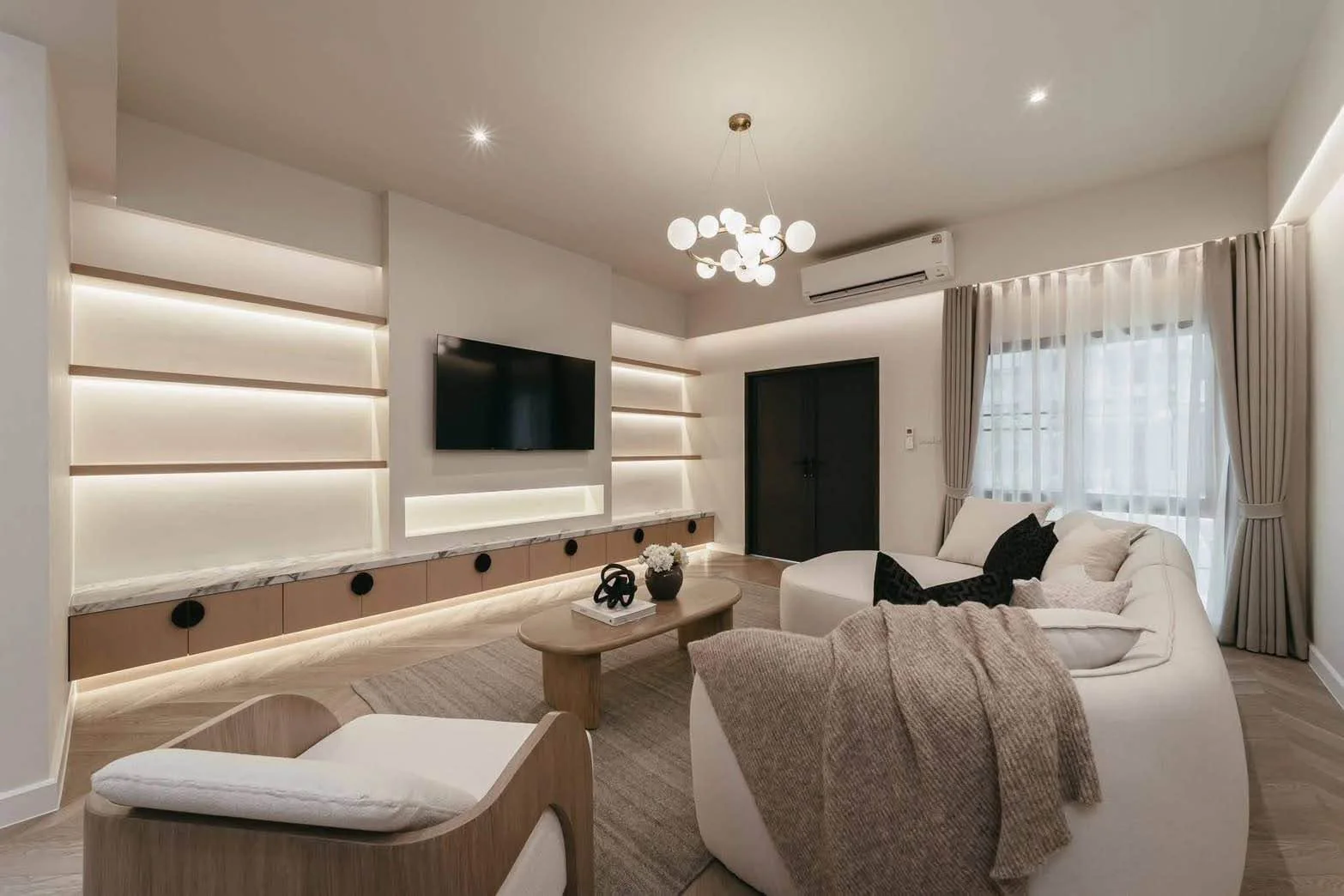 4 Bedroom condo in Regent 71 Place