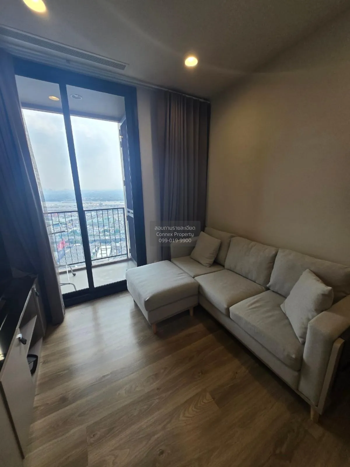2 Bedroom condo in Oka Haus Sukhumvit 36