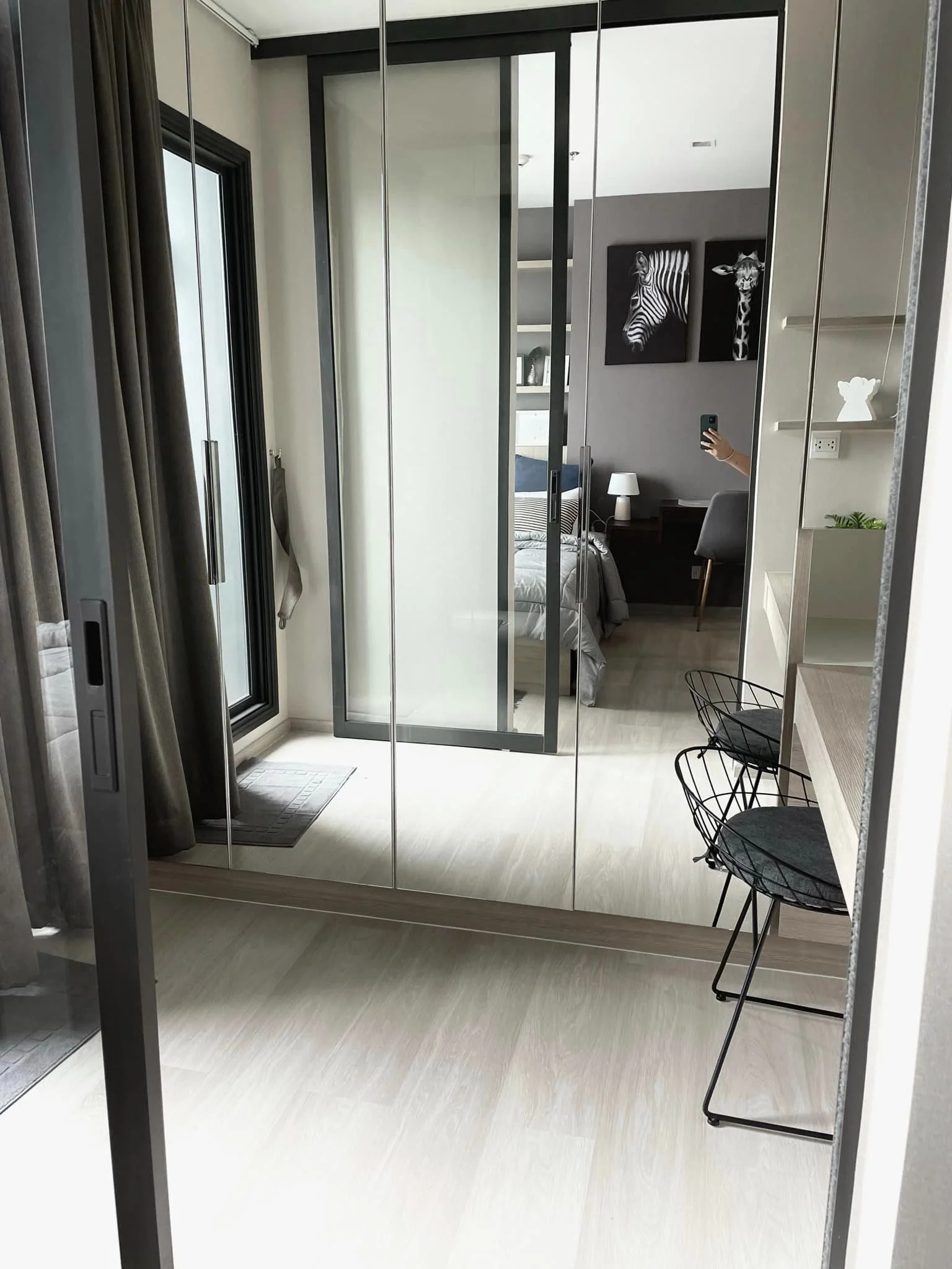 1 Bedroom condo in Life One Wireless