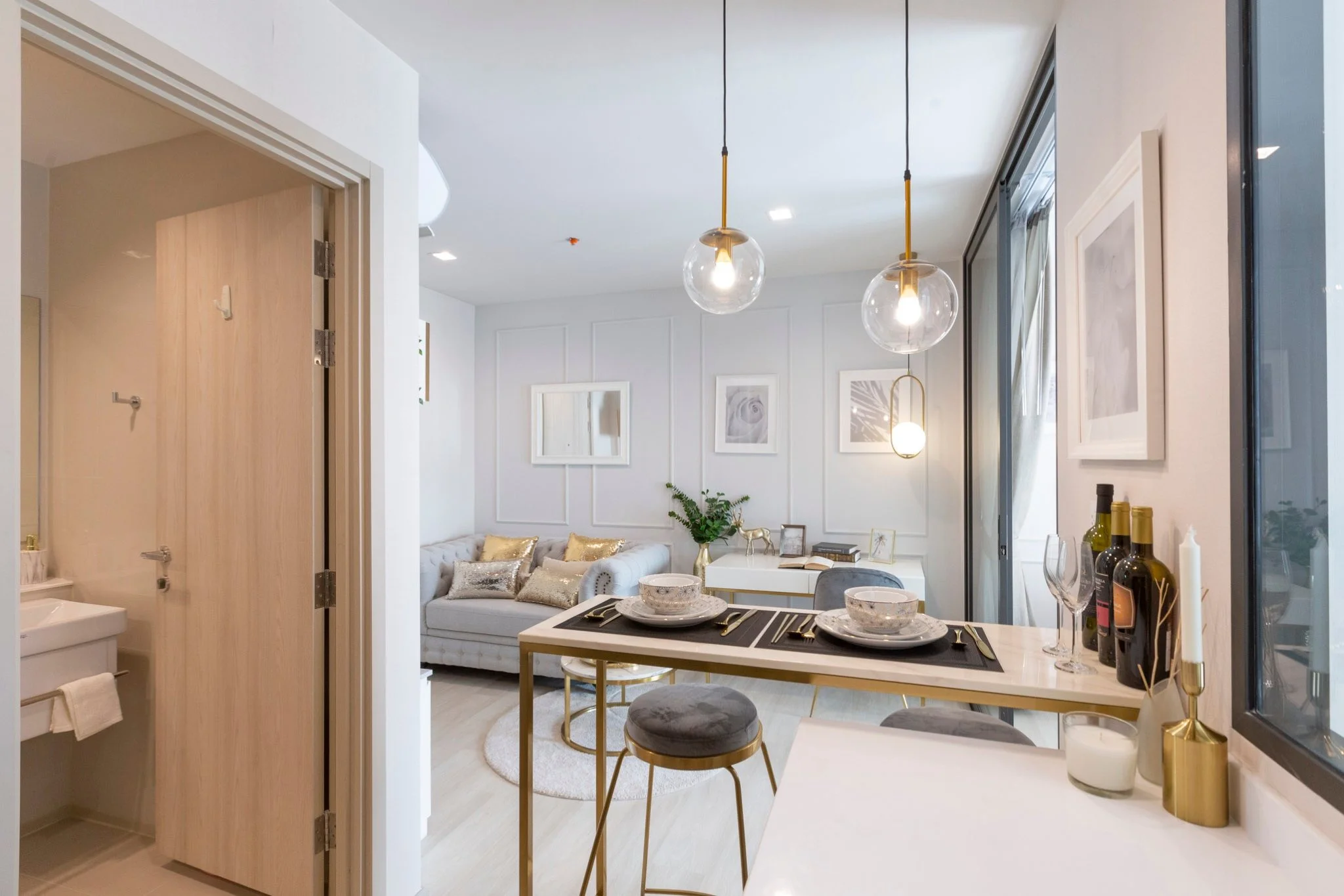 1 Bedroom condo in Life One Wireless