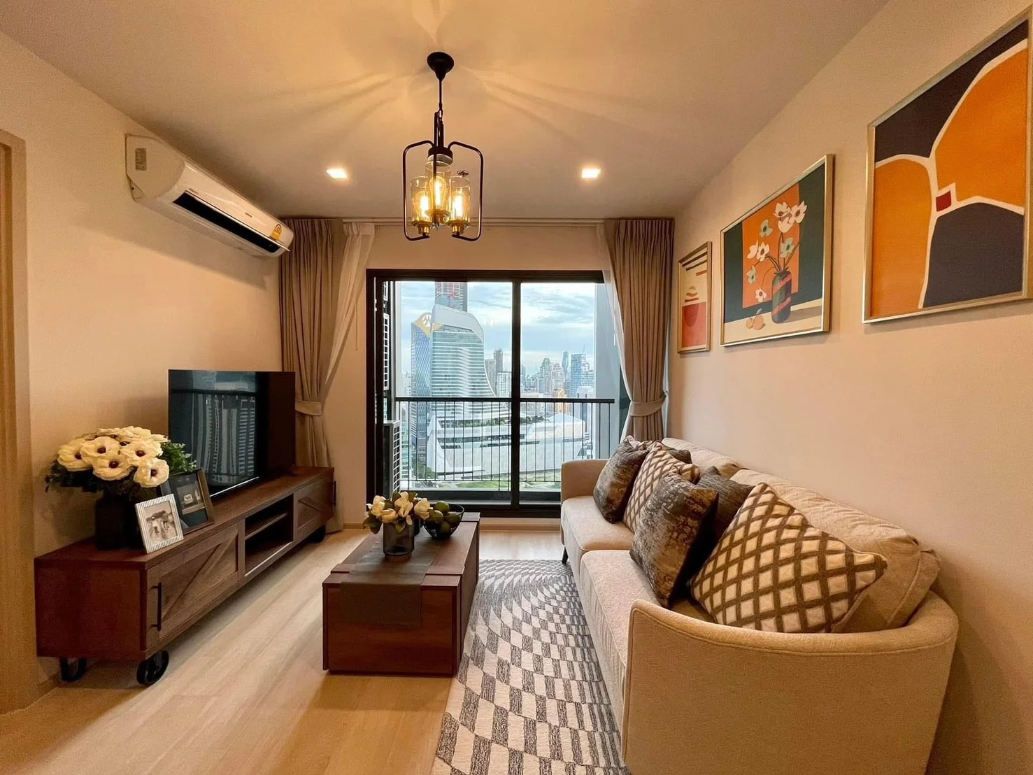 2 Bedroom condo in Life One Wireless