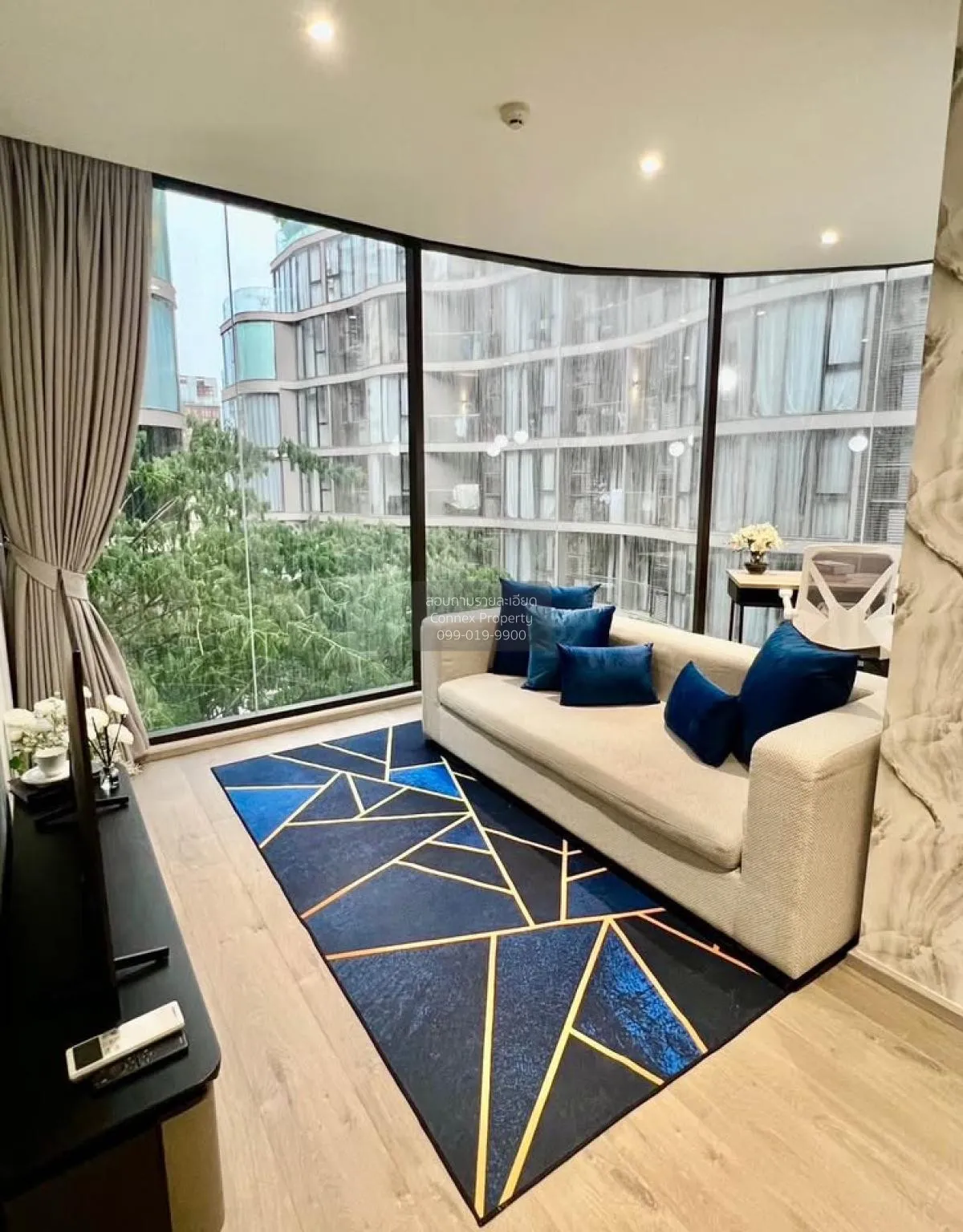 2 Bedroom condo in Fynn Asoke