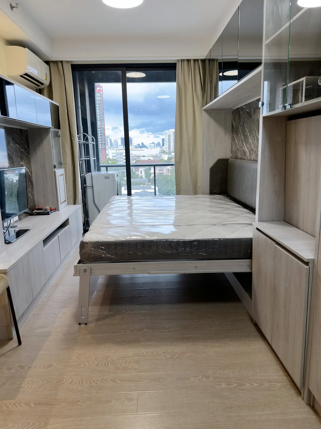 1 Bedroom condo in Regal Sathon-Naradhiwas