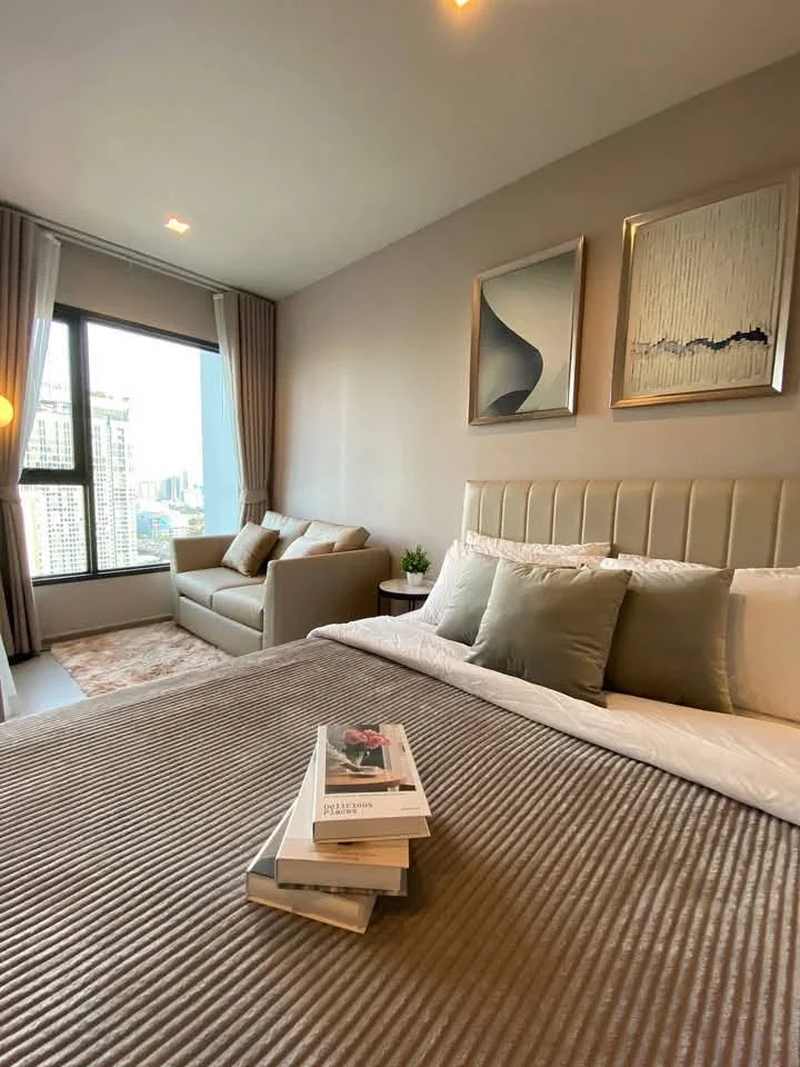 Studio condo in Life Asoke-Rama 9