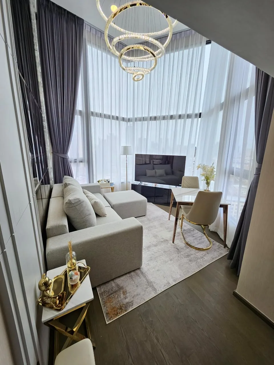 2 Bedroom condo in Park Origin Chula-Samyan