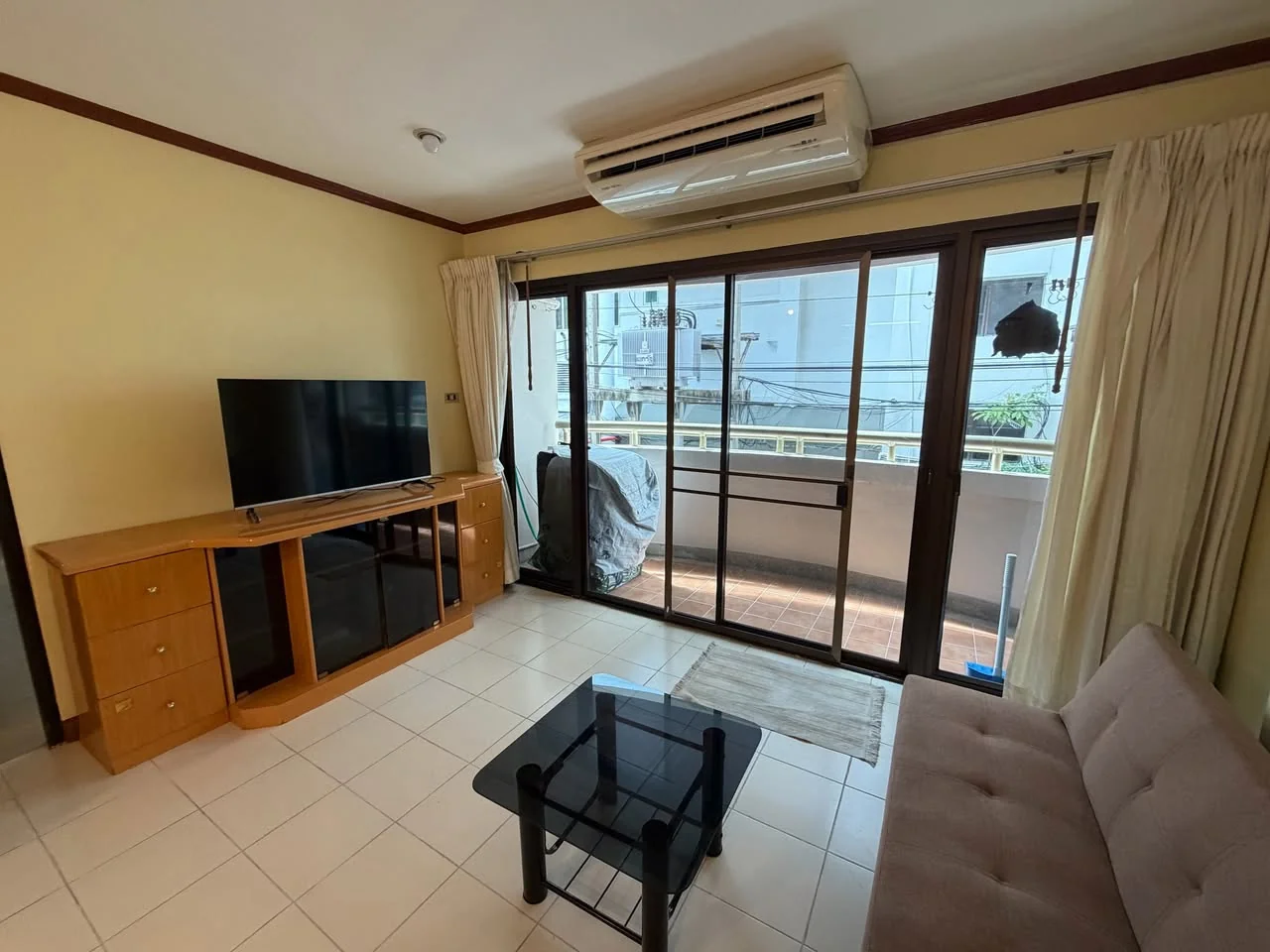 2 Bedroom condo in Aree Place Sukhumvit 26