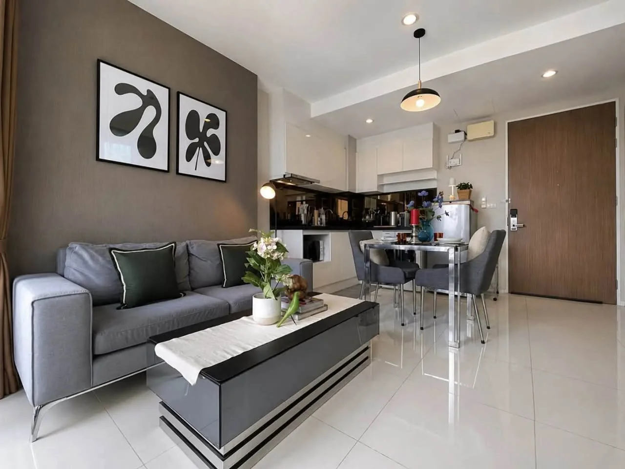 Studio condo in UP Ekamai