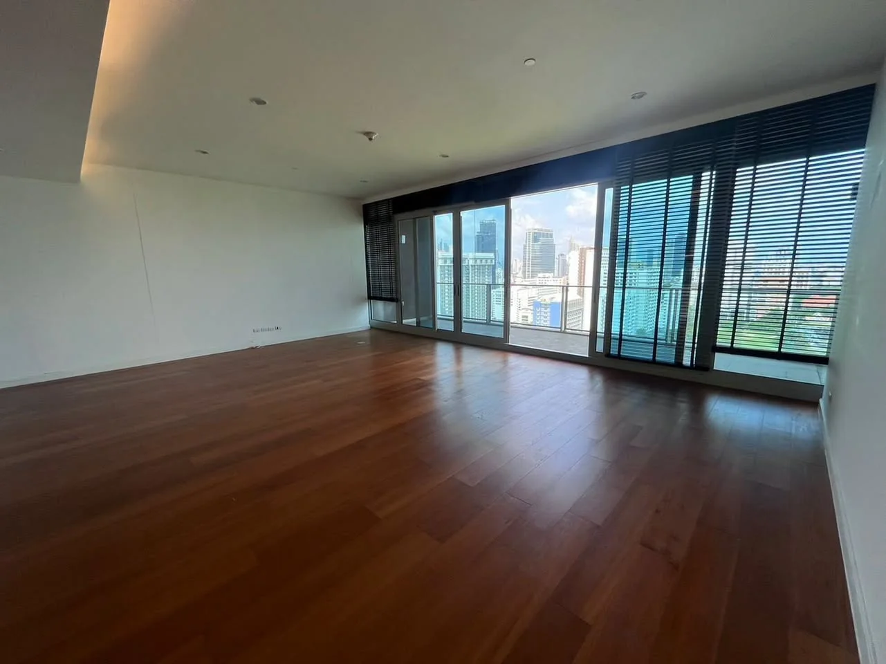 3 Bedroom condo in 185 Rajadamri