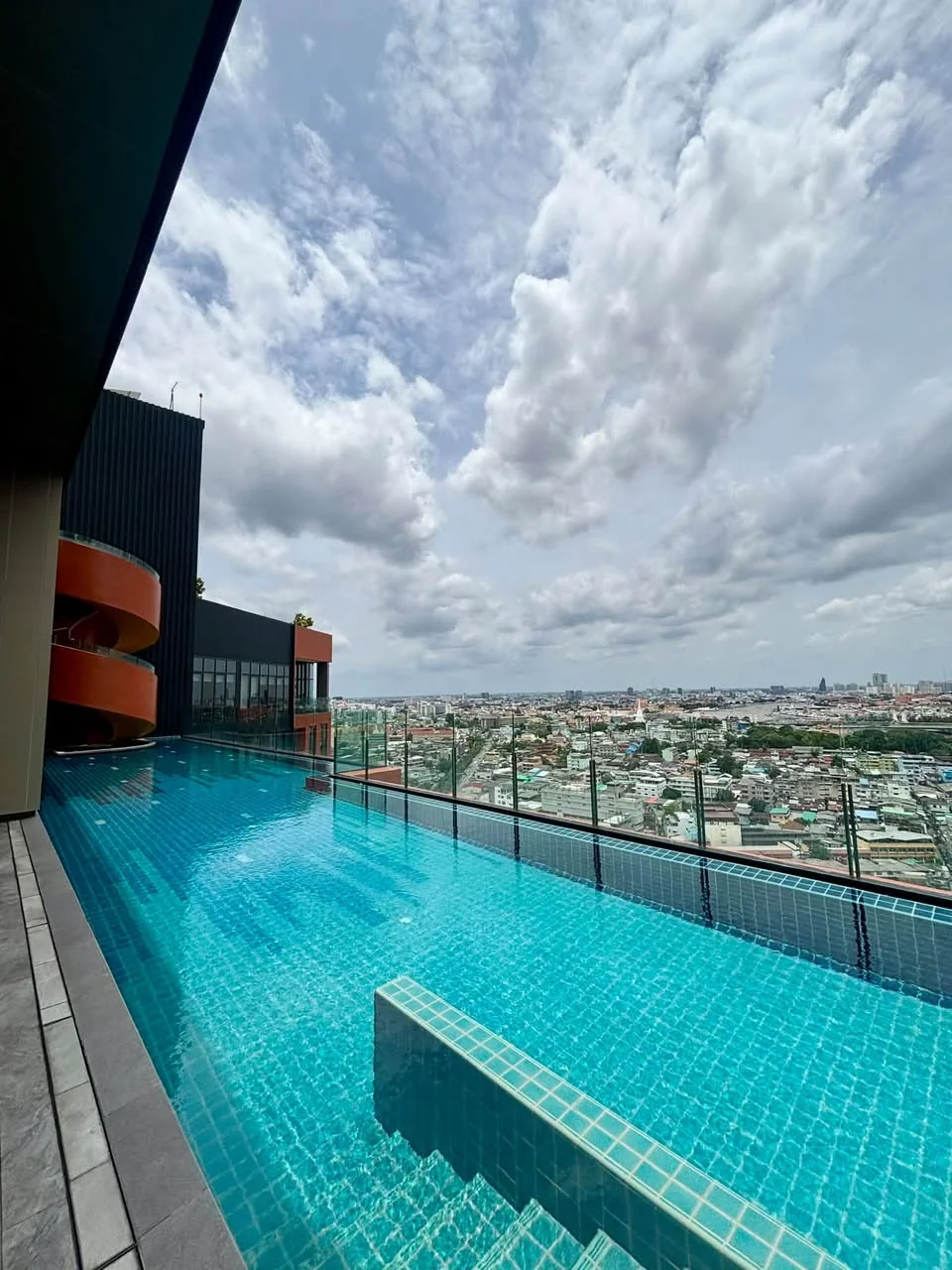 1 Bedroom condo in FLO by Sansiri
