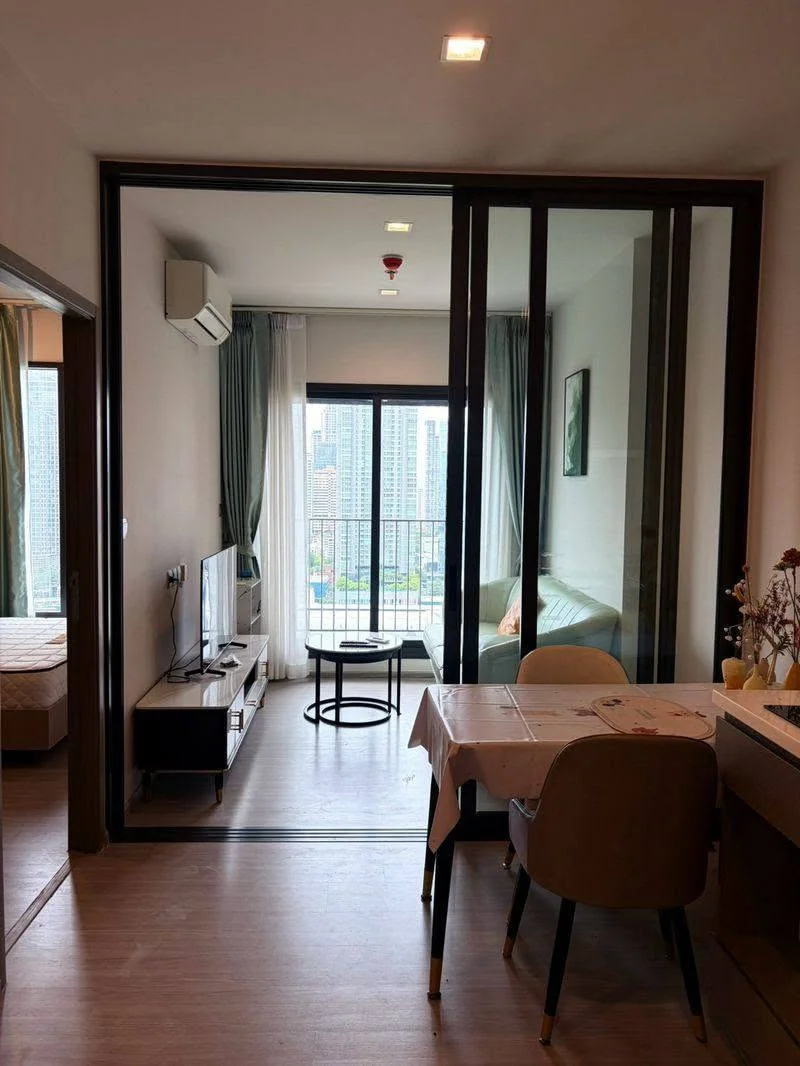 1 Bedroom condo in Life Asoke Hype