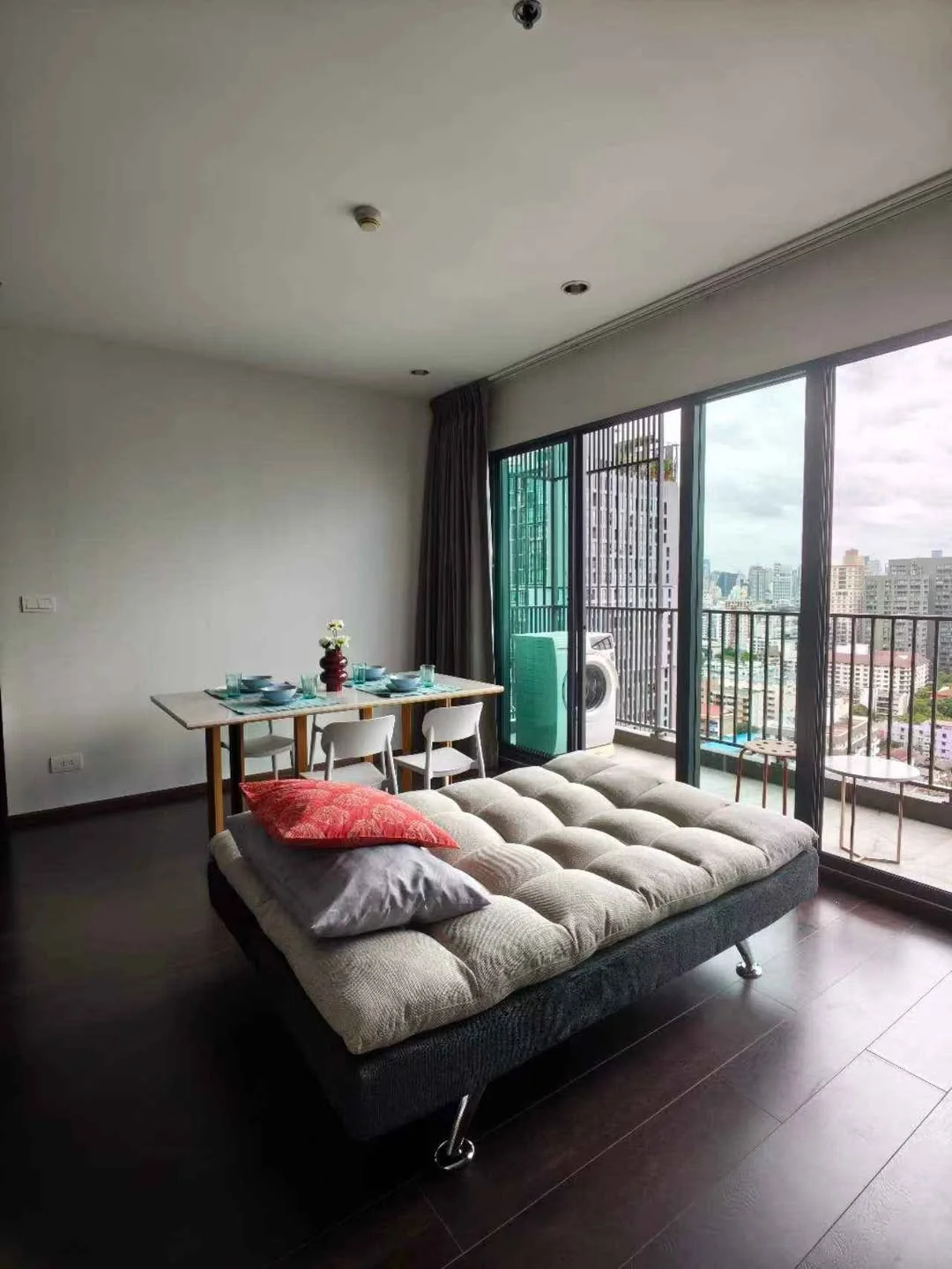 2 Bedroom condo in C Ekkamai