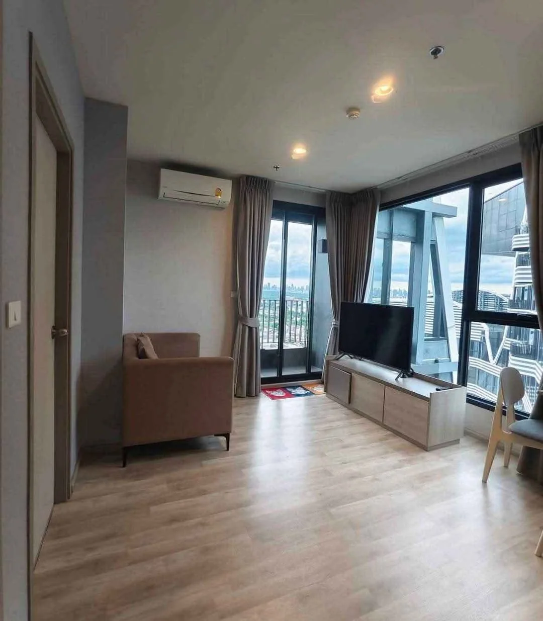 1 Bedroom condo in IDEO Mobi Sukhumvit Eastpoint