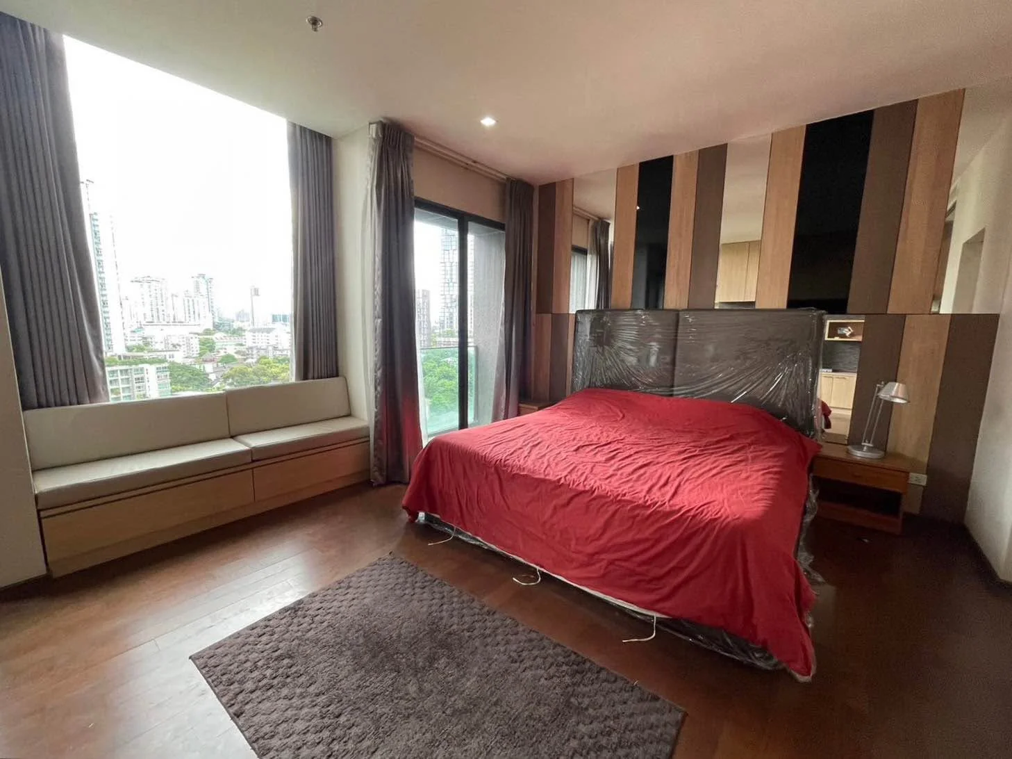1 Bedroom condo in Noble Remix