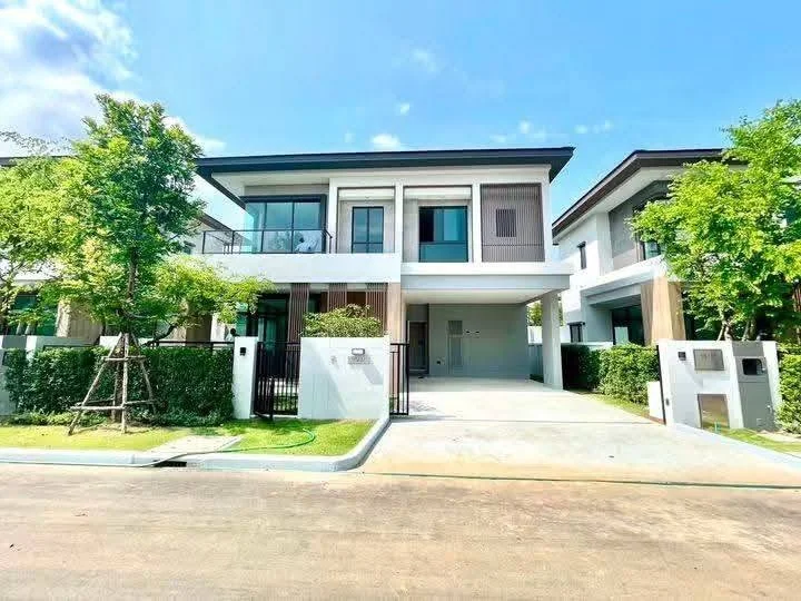 4 Bedroom condo in Bangkok Boulevard Bangna KM.5