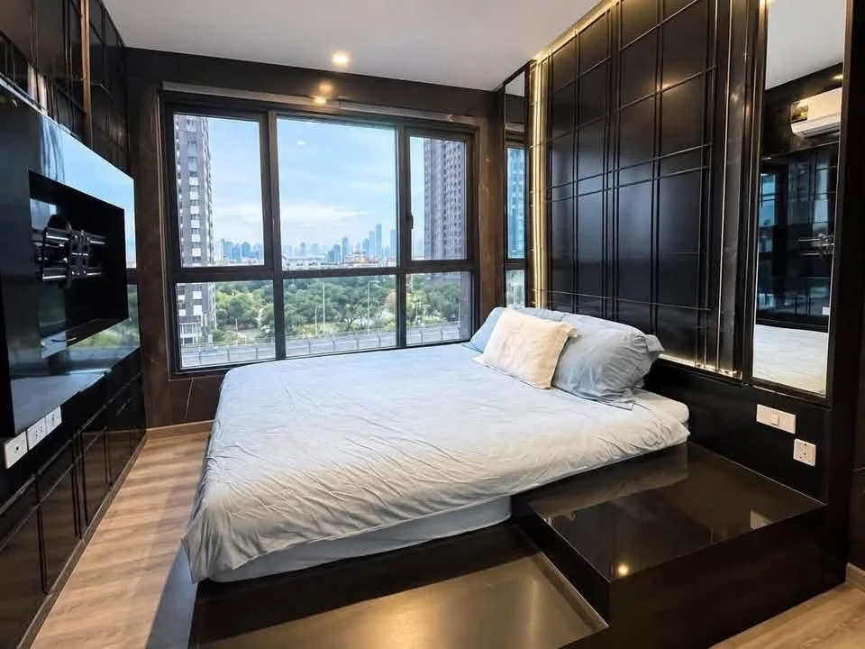 1 Bedroom condo in The Base Park East Sukhumvit 77