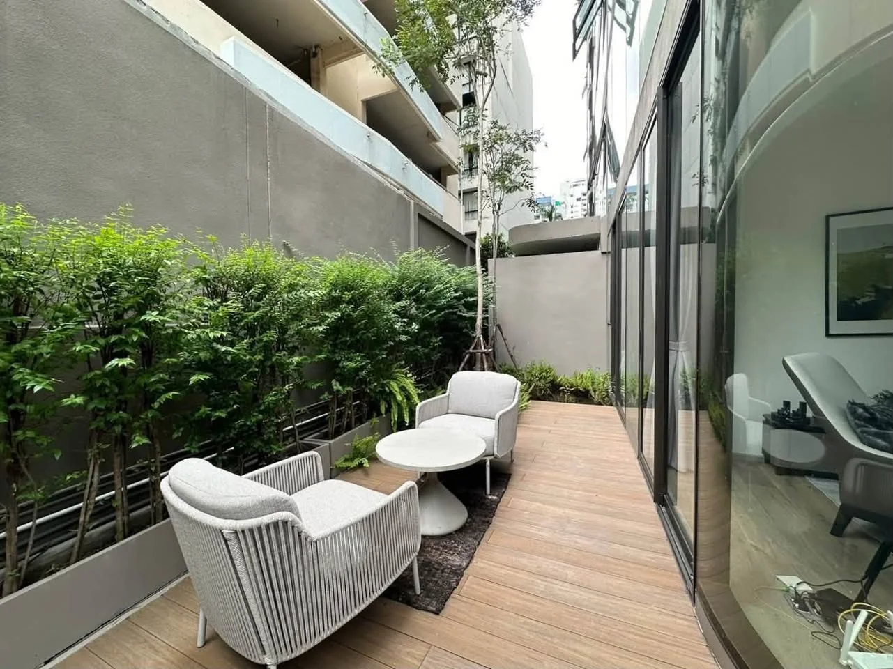 2 Bedroom condo in Fynn Asoke