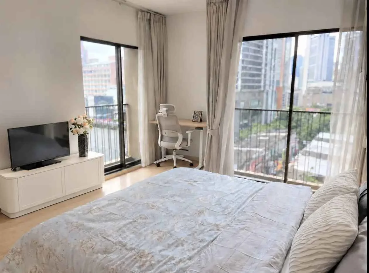 1 Bedroom condo in Noble Refine