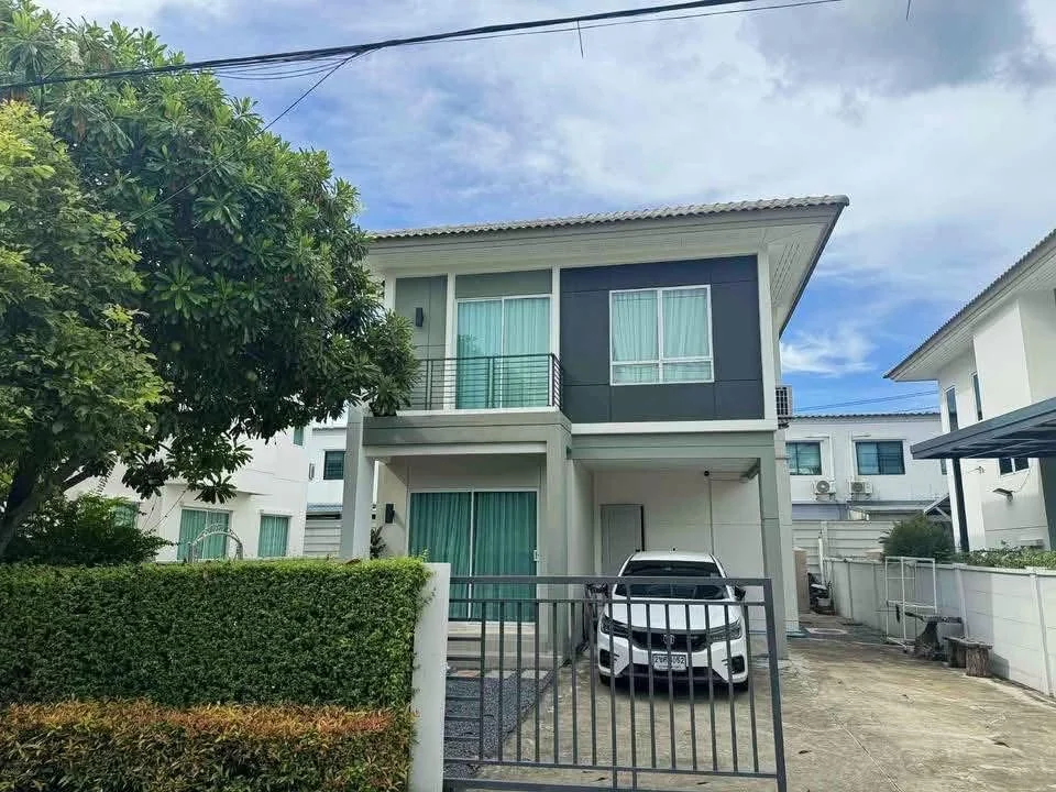 3 Bedroom condo in Centro Phahol-Vibhavadi