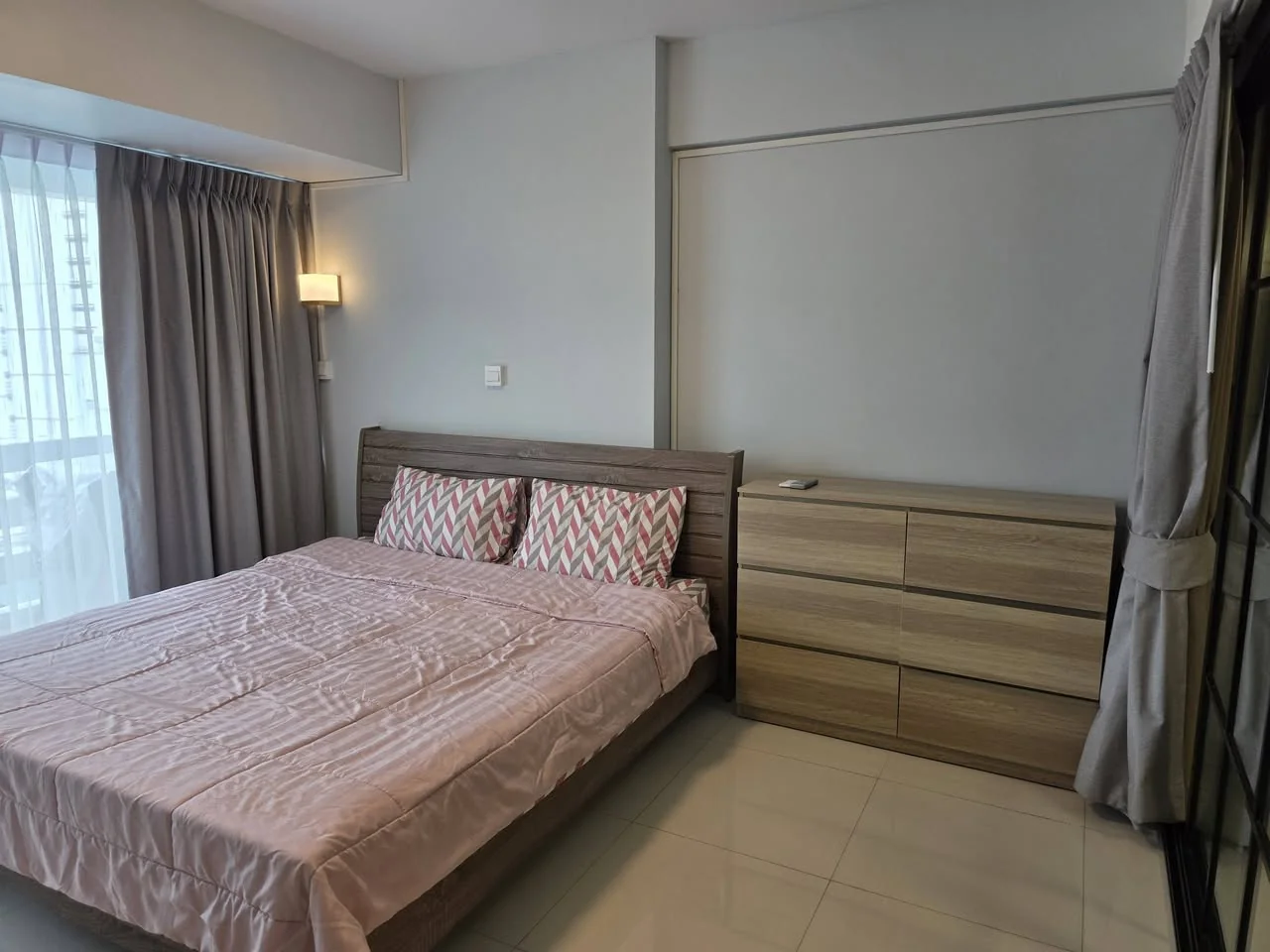 1 Bedroom condo in Evergreen View Tower