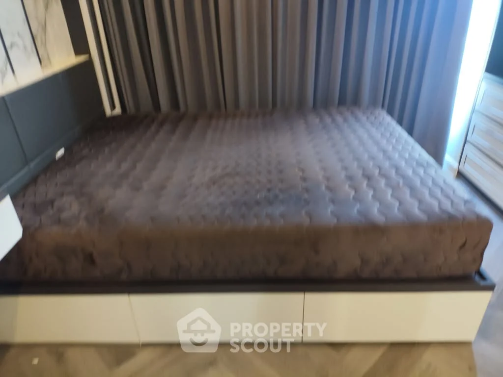 1 Bedroom condo in The Room Sathorn-St.Louis