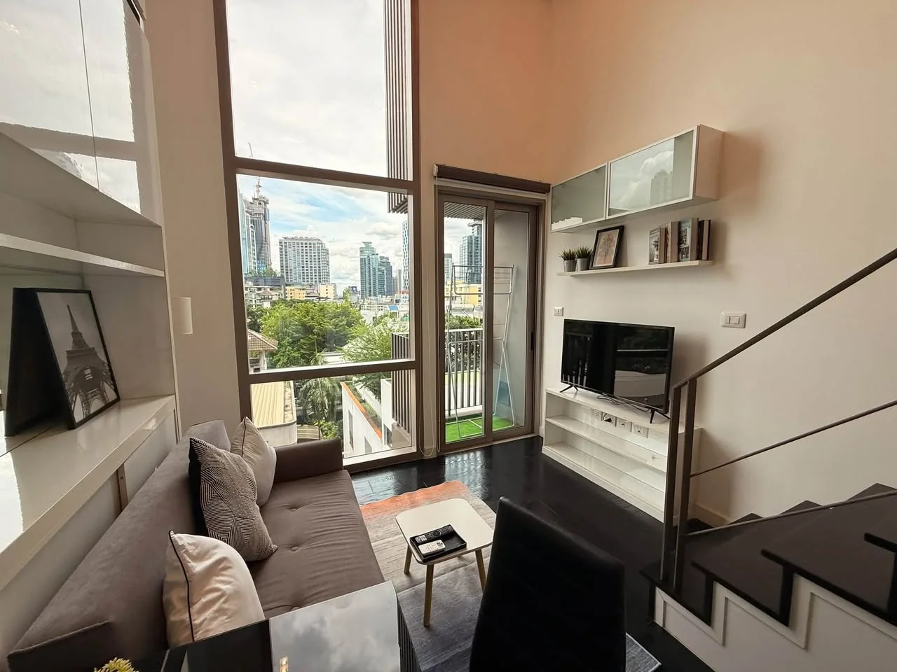 Studio condo in IDEO Morph 38