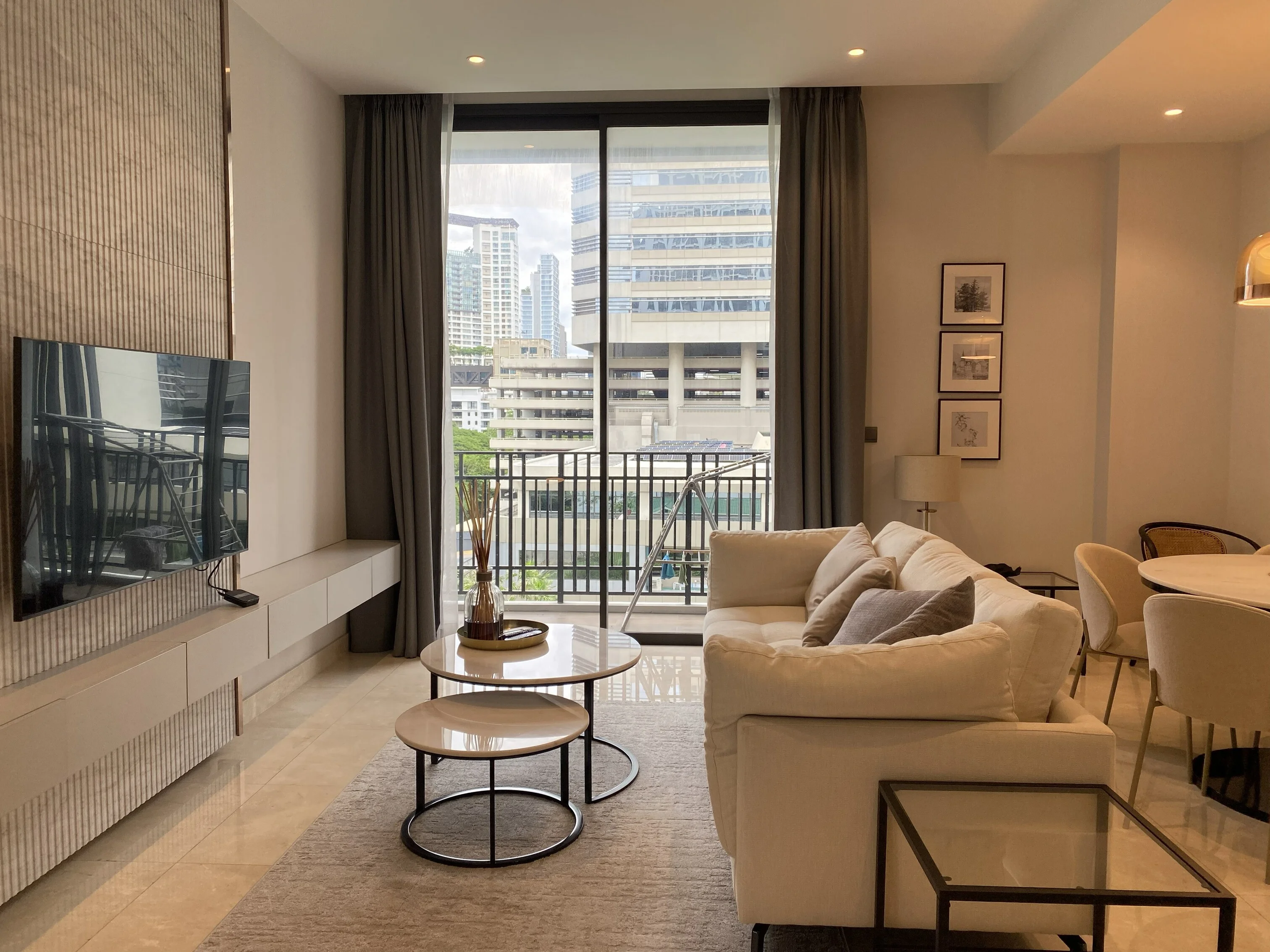 2 Bedroom condo in Muniq Langsuan
