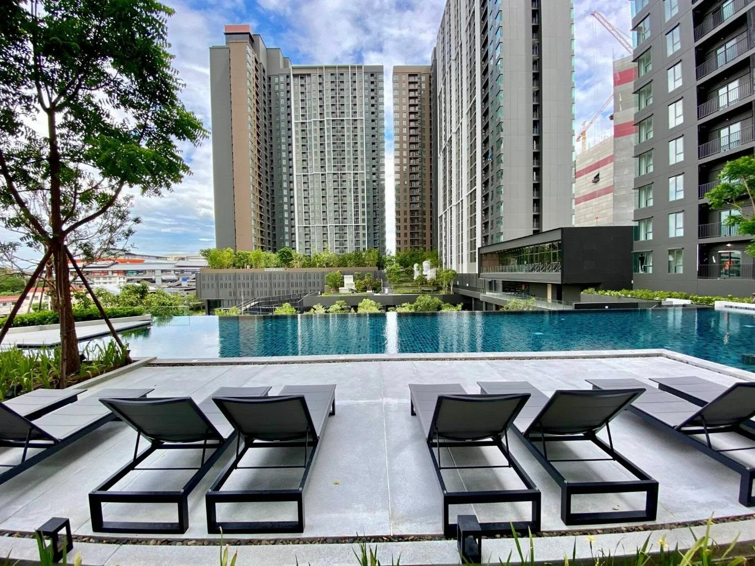 1 Bedroom condo in The Parkland Phetkasem 56