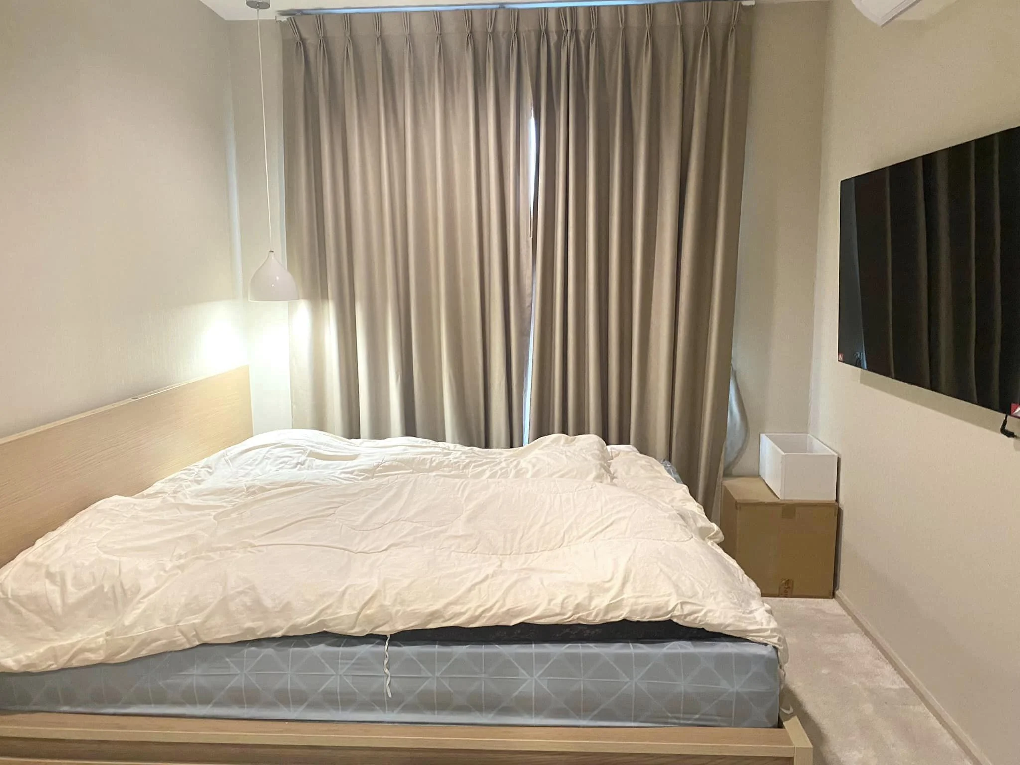 1 Bedroom condo in Life One Wireless