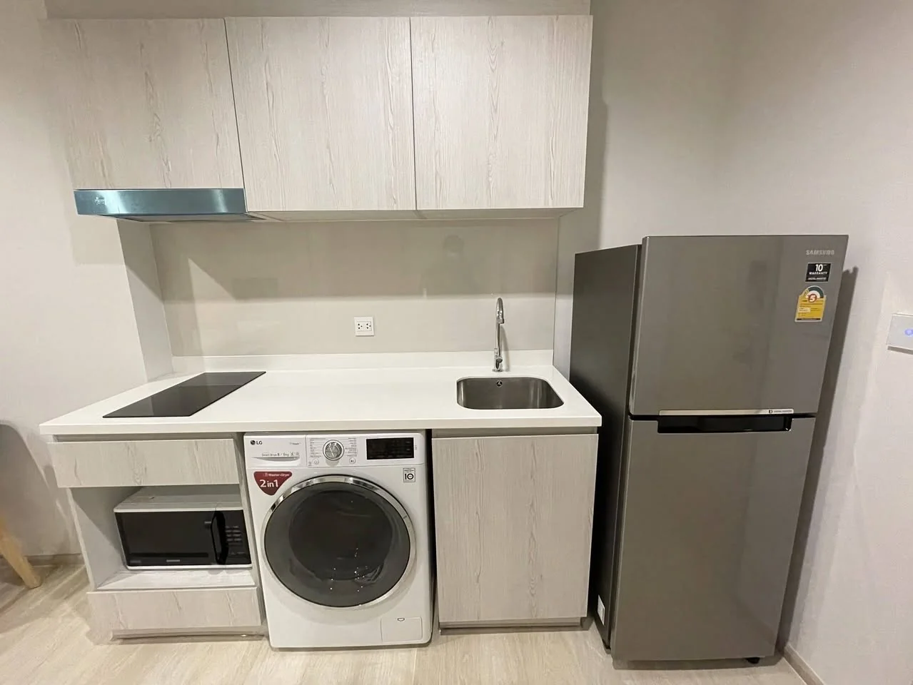 Studio condo in Life One Wireless