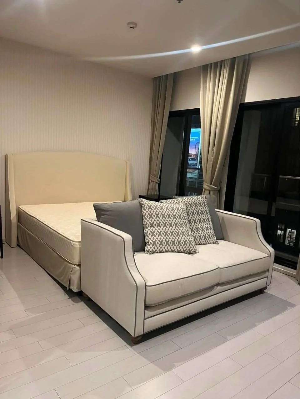 1 Bedroom condo in Noble Ploenchit