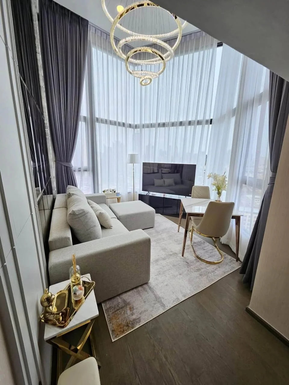 2 Bedroom condo in Park Origin Chula-Samyan