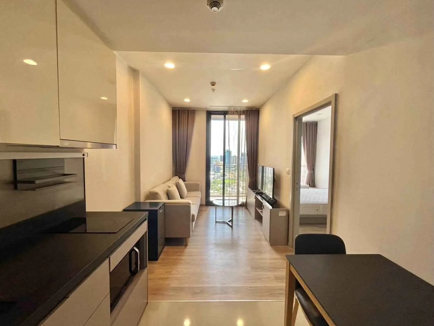 1 Bedroom condo in Oka Haus Sukhumvit 36