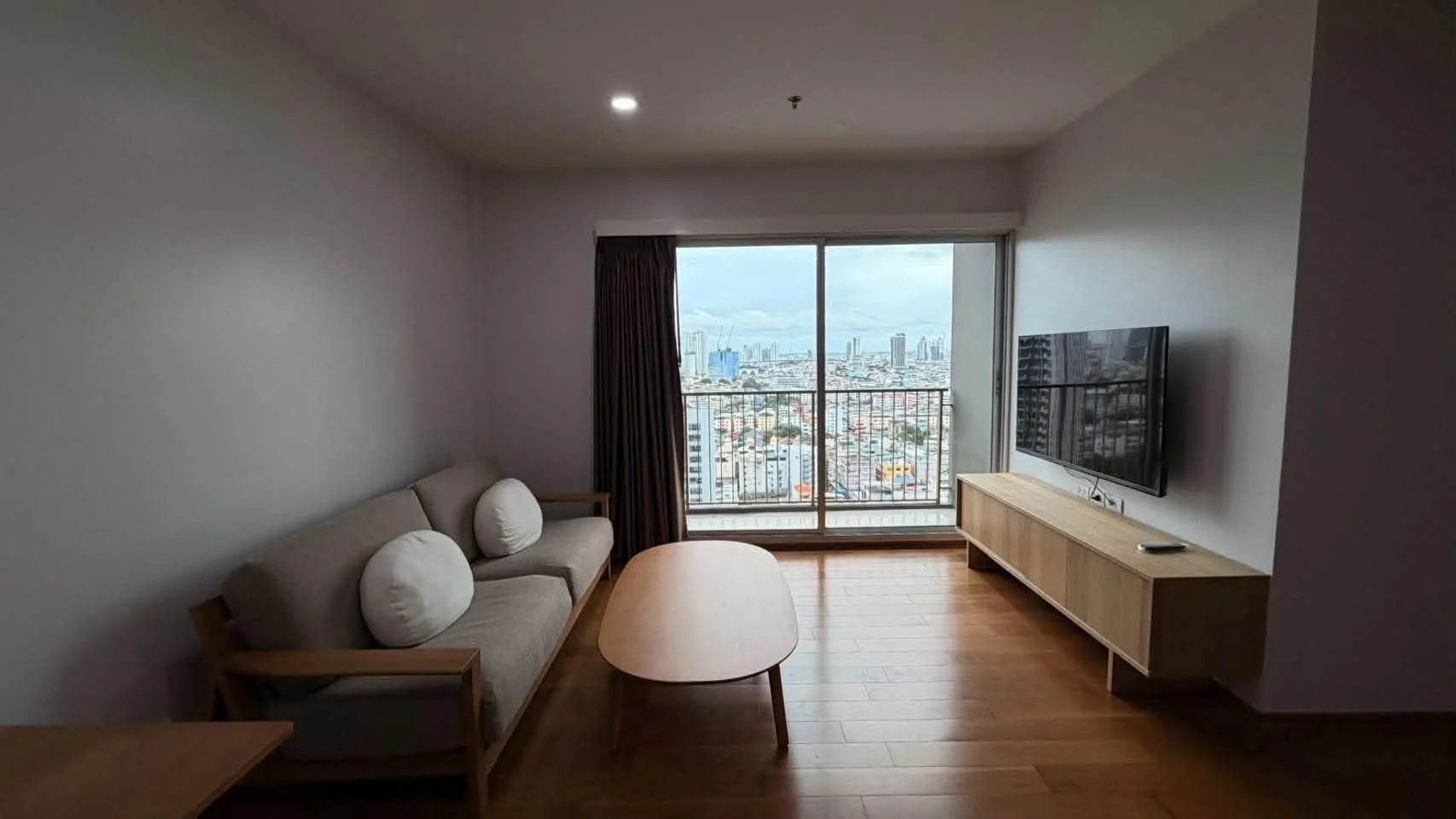 3 Bedroom condo in HIVE Taksin