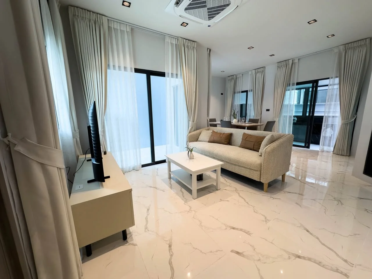 4 Bedroom condo in 89 Residence Ratchada-Rama 9