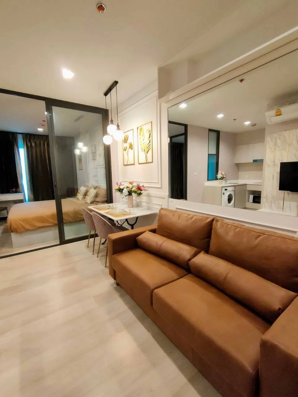 1 Bedroom condo in Life One Wireless