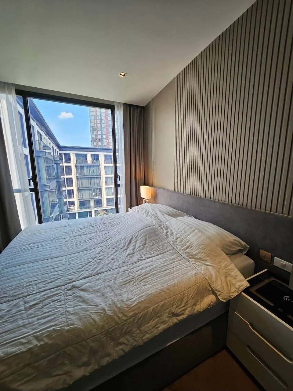 2 Bedroom condo in The Reserve 61 Hideaway