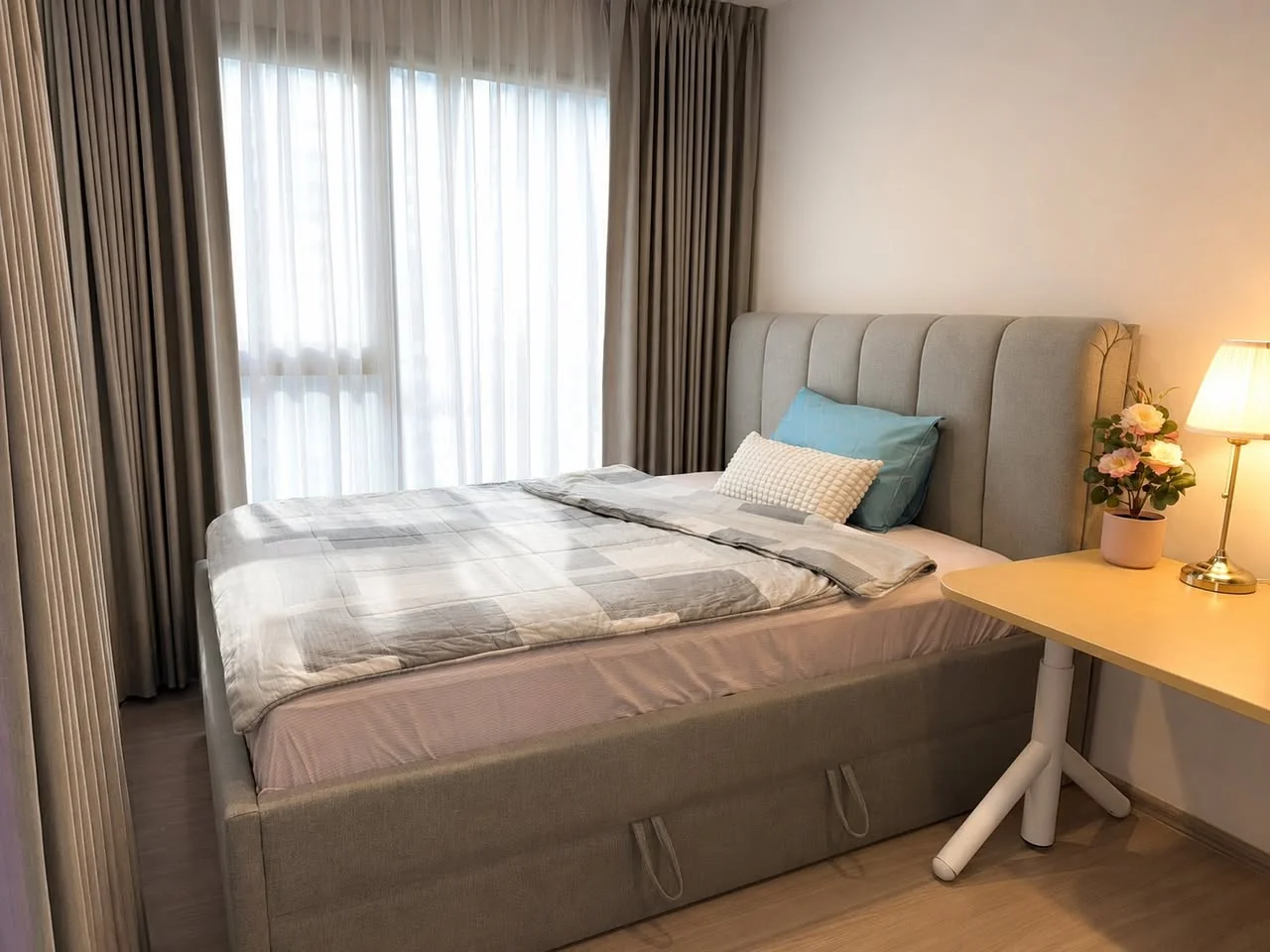 Studio condo in Life Asoke Hype